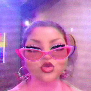 Meet your Posher, Claudia